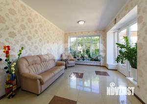 Дом 954м&sup2;, 2-этажный, участок 7 сот.  