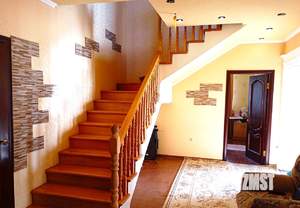 Дом 195м², 2-этажный, участок 10 сот.  