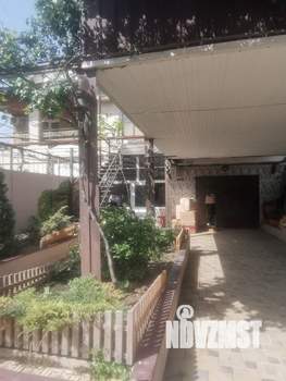 Дом 320м&sup2;, 2-этажный, участок 4 сот.  