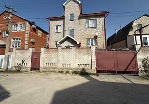 Дом 261м&sup2;, 3-этажный, участок 4 сот.  