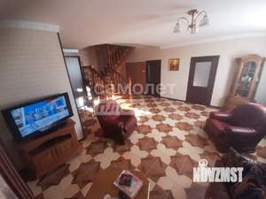 Дом 373м&sup2;, 2-этажный, участок 10 сот.  