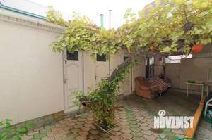 Дом 300м&sup2;, 2-этажный, участок 4 сот.  