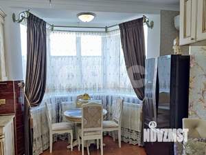 Дом 315м&sup2;, 3-этажный, участок 10 сот.  