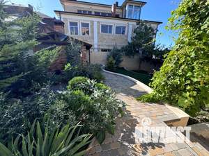 Коттедж 420м&sup2;, 3-этажный, участок 10 сот.  