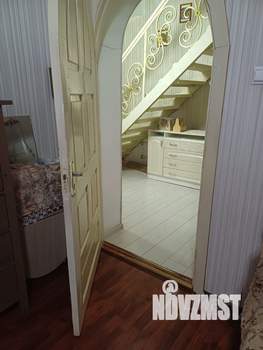 Дом 240м&sup2;, 2-этажный, участок 4 сот.  