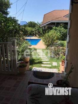 Дом 370м&sup2;, 3-этажный, участок 20 сот.  