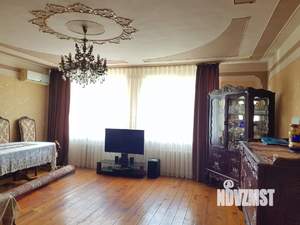 Дом 650м&sup2;, 2-этажный, участок 7 сот.  