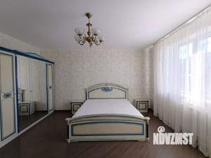 Дом 246м², 2-этажный, участок 6 сот.  