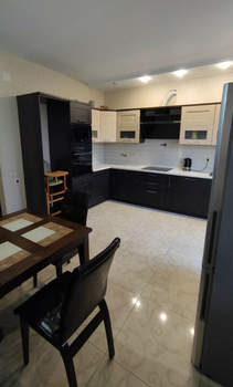 Дом 130м&sup2;, 3-этажный, участок 1 сот.  