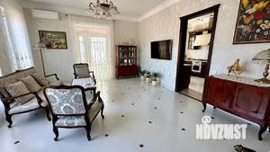 Дом 220м&sup2;, 2-этажный, участок 9 сот.  