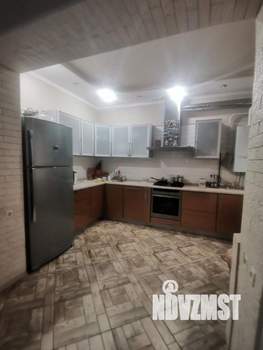 Дом 320м&sup2;, 2-этажный, участок 4 сот.  