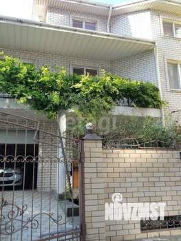 Дом 335м&sup2;, 3-этажный, участок 3 сот.  