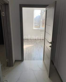 Дом 235м&sup2;, 3-этажный, участок 4 сот.  