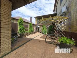 Дом 379м&sup2;, 2-этажный, участок 8 сот.  