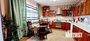 Дом 245м², 3-этажный, участок 20 сот.  