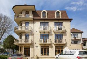 Дом 988м&sup2;, 4-этажный, участок 4 сот.  