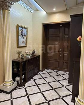 Дом 485м&sup2;, 2-этажный, участок 7 сот.  