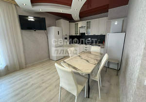 Дом 100м&sup2;, 3-этажный, участок 10 сот.  