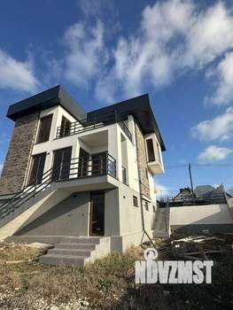 Коттедж 257м&sup2;, 3-этажный, участок 7 сот.  