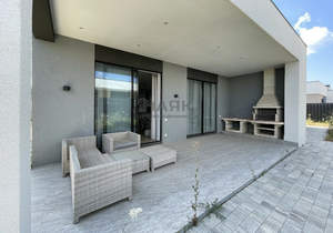 Дом 174м&sup2;, 1-этажный, участок 5 сот.  