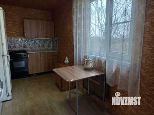 Дом 40м&sup2;, 2-этажный, участок 6 сот.  