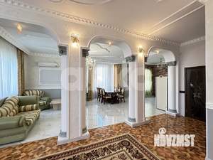 Дом 352м&sup2;, 2-этажный, участок 8 сот.  