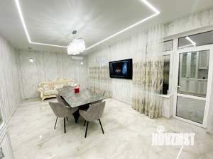 Дом 200м&sup2;, 2-этажный, участок 4 сот.  