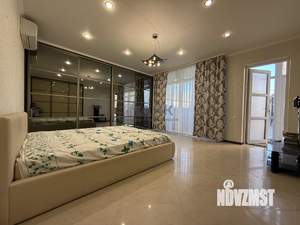 Дом 300м&sup2;, 2-этажный, участок 12 сот.  