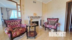 Дом 532м&sup2;, 3-этажный, участок 10 сот.  