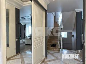 Дом 476м&sup2;, 3-этажный, участок 10 сот.  