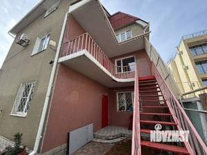 Дом 275м&sup2;, 3-этажный, участок 1 сот.  