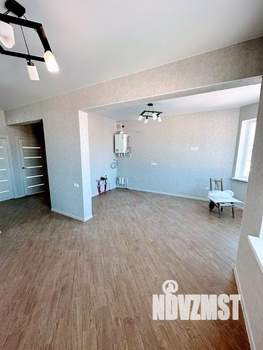 Дом 73м&sup2;, 2-этажный, участок 3 сот.  