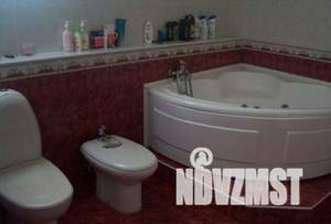 Дом 750м&sup2;, 2-этажный, участок 7 сот.  