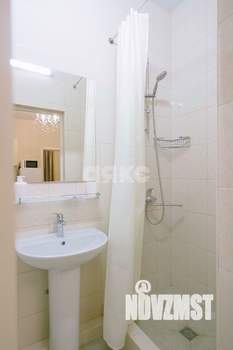 Дом 392м², 3-этажный, участок 4 сот.  