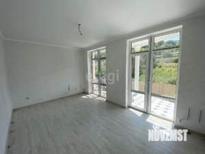 Дом 350м&sup2;, 3-этажный, участок 5 сот.  