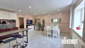Дом 250м², 2-этажный, участок 10 сот.  