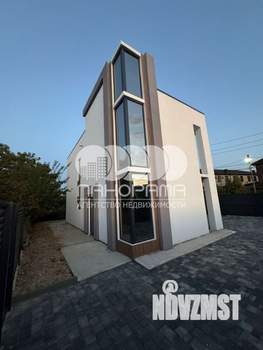 Дом 210м&sup2;, 2-этажный, участок 3 сот.  