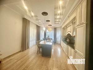Дом 475м², 2-этажный, участок 10 сот.  
