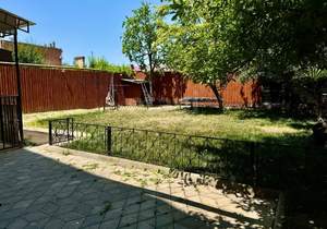 Дом 208м&sup2;, 3-этажный, участок 4 сот.  