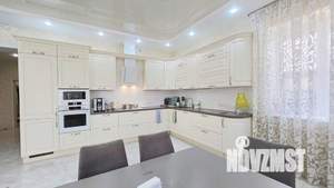 Дом 232м&sup2;, 2-этажный, участок 10 сот.  