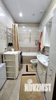 Дом 260м&sup2;, 3-этажный, участок 3 сот.  