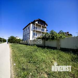 Дом 270м&sup2;, 3-этажный, участок 6 сот.  