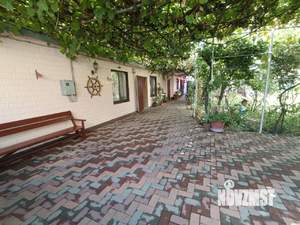 Дом 200м&sup2;, 2-этажный, участок 4 сот.  