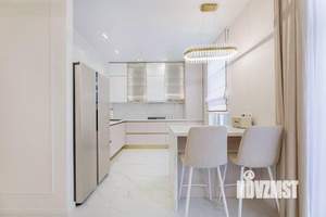 Дом 250м&sup2;, 2-этажный, участок 4 сот.  