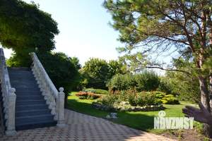 Дом 660м², 3-этажный, участок 26 сот.  