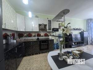 Дом 81м&sup2;, 2-этажный, участок 6 сот.  