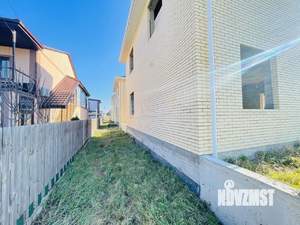 Дом 180м&sup2;, 2-этажный, участок 3 сот.  