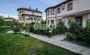 Дом 242м&sup2;, 3-этажный, участок 10 сот.  