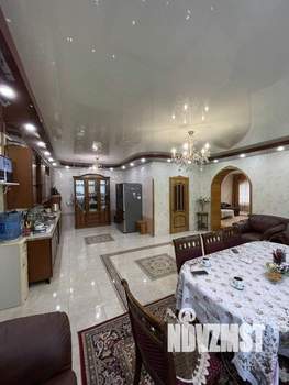 Дом 261м², 2-этажный, участок 4 сот.  