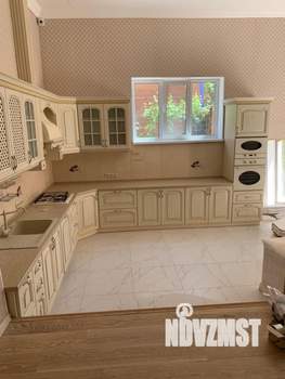 Дом 341м&sup2;, 3-этажный, участок 6 сот.  